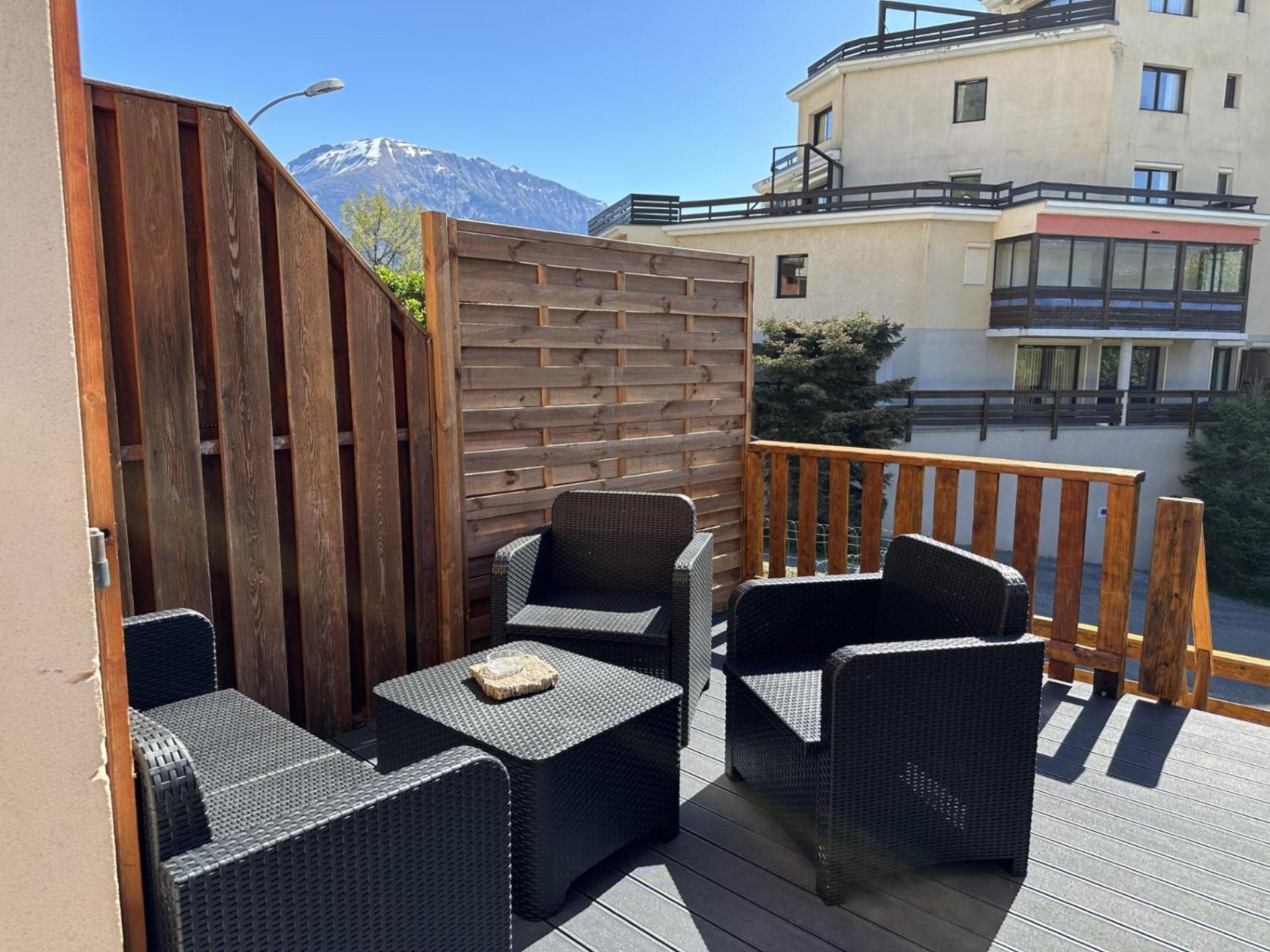 Apartamento T3 Au Plan D'Eau D'Embrun Avec Garage Et Terrasse Exterior foto