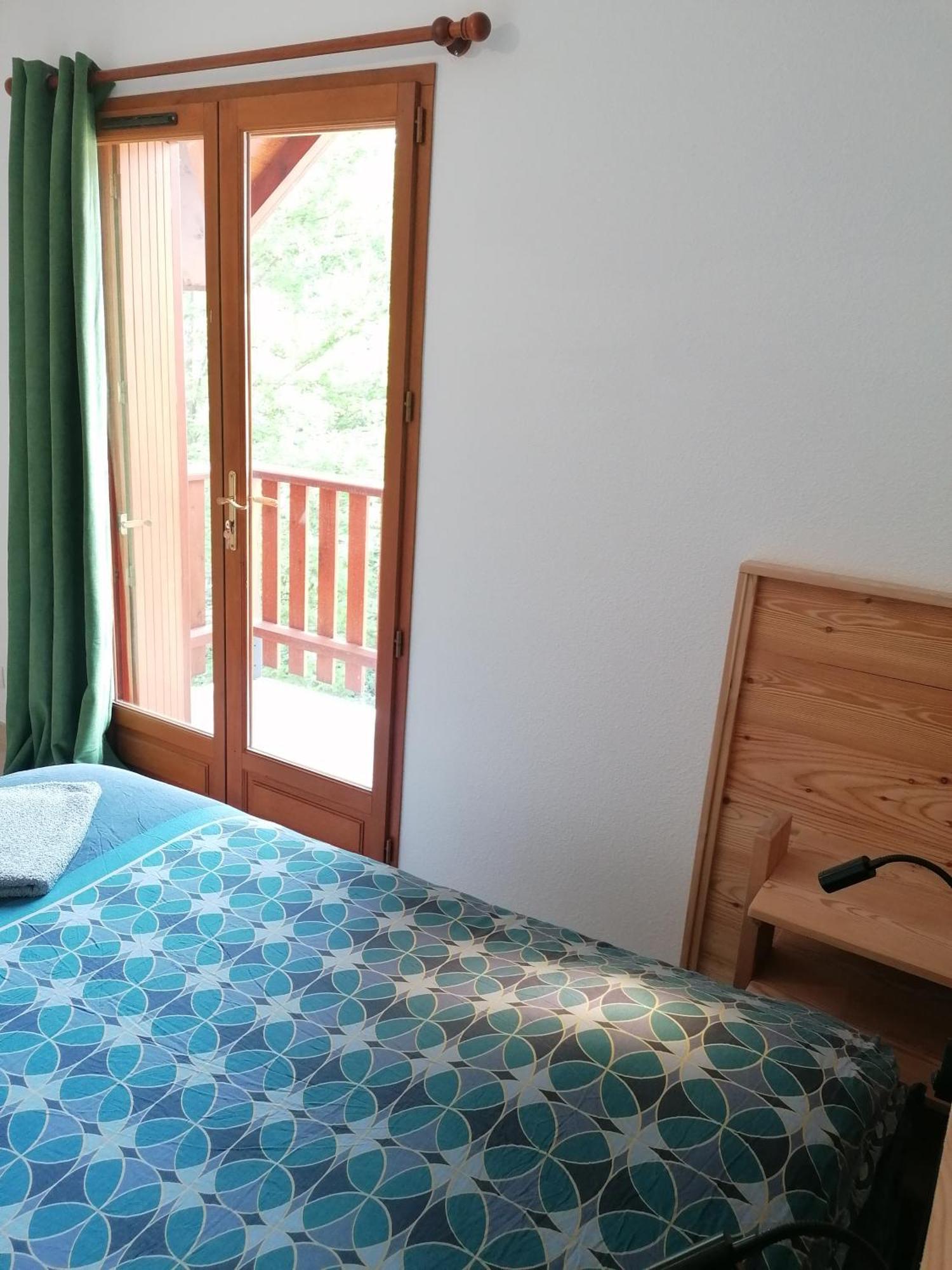 Apartamento T3 Au Plan D'Eau D'Embrun Avec Garage Et Terrasse Habitación foto